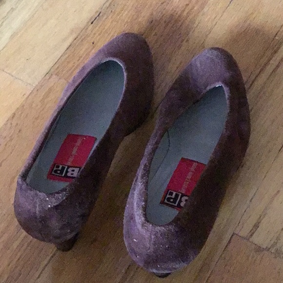 Shoes - Picture 2 of 4